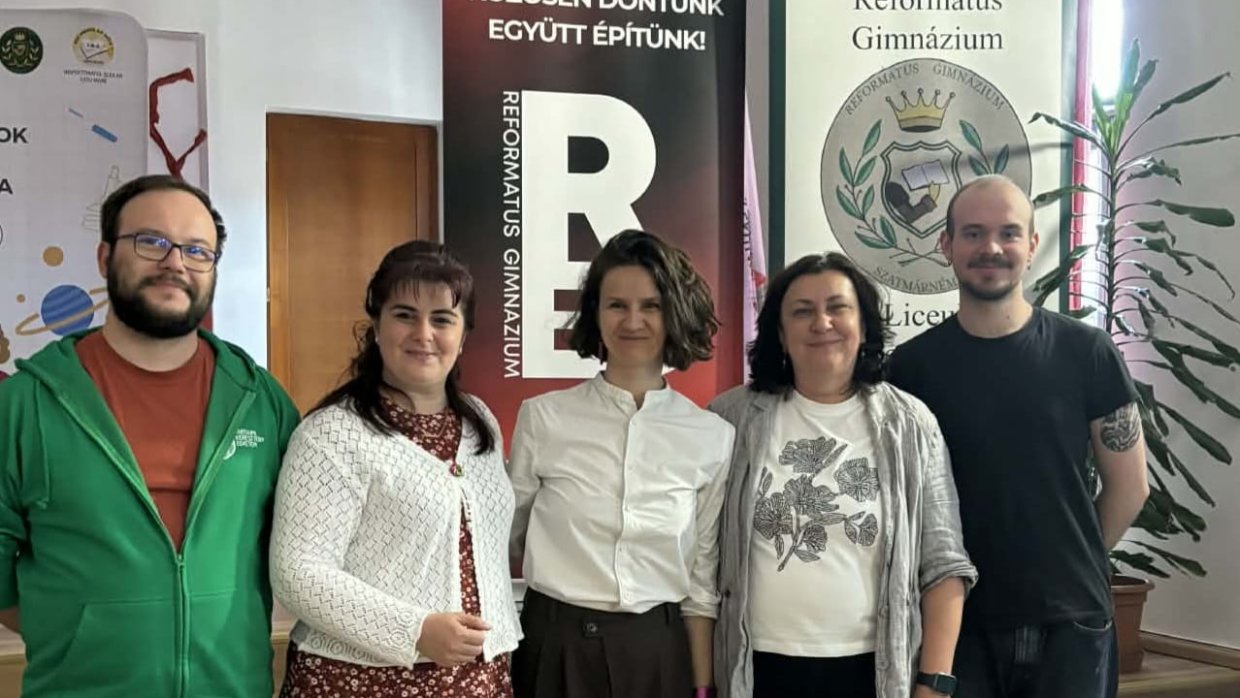 A PKE angol szakosainak látogatása a Refiben