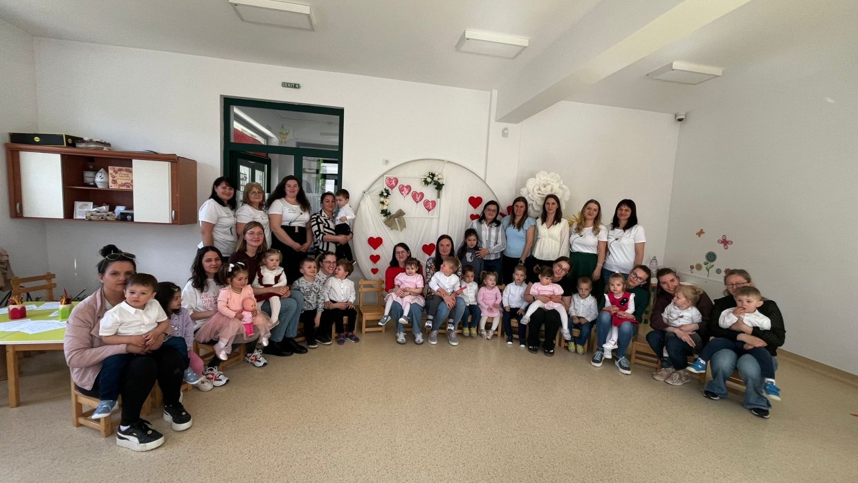 Anyák napi közös délután a Pitypang Bölcsődében
